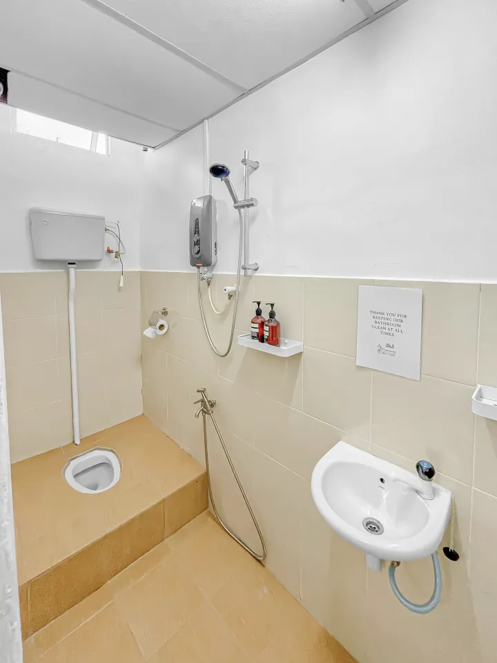 Yong Peng, Johor - 3 Bedroom shoplot Rooftop BnB @ CBD 1