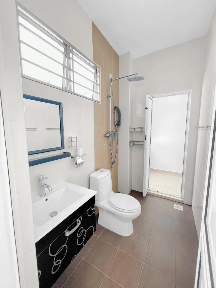 Yong Peng, Johor- 4 Bedroom Double Storey Landed Hs 5