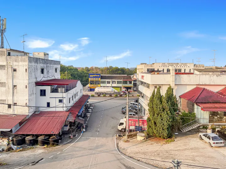 Yong Peng, Johor - 3 Bedroom shoplot Rooftop BnB @ CBD 15