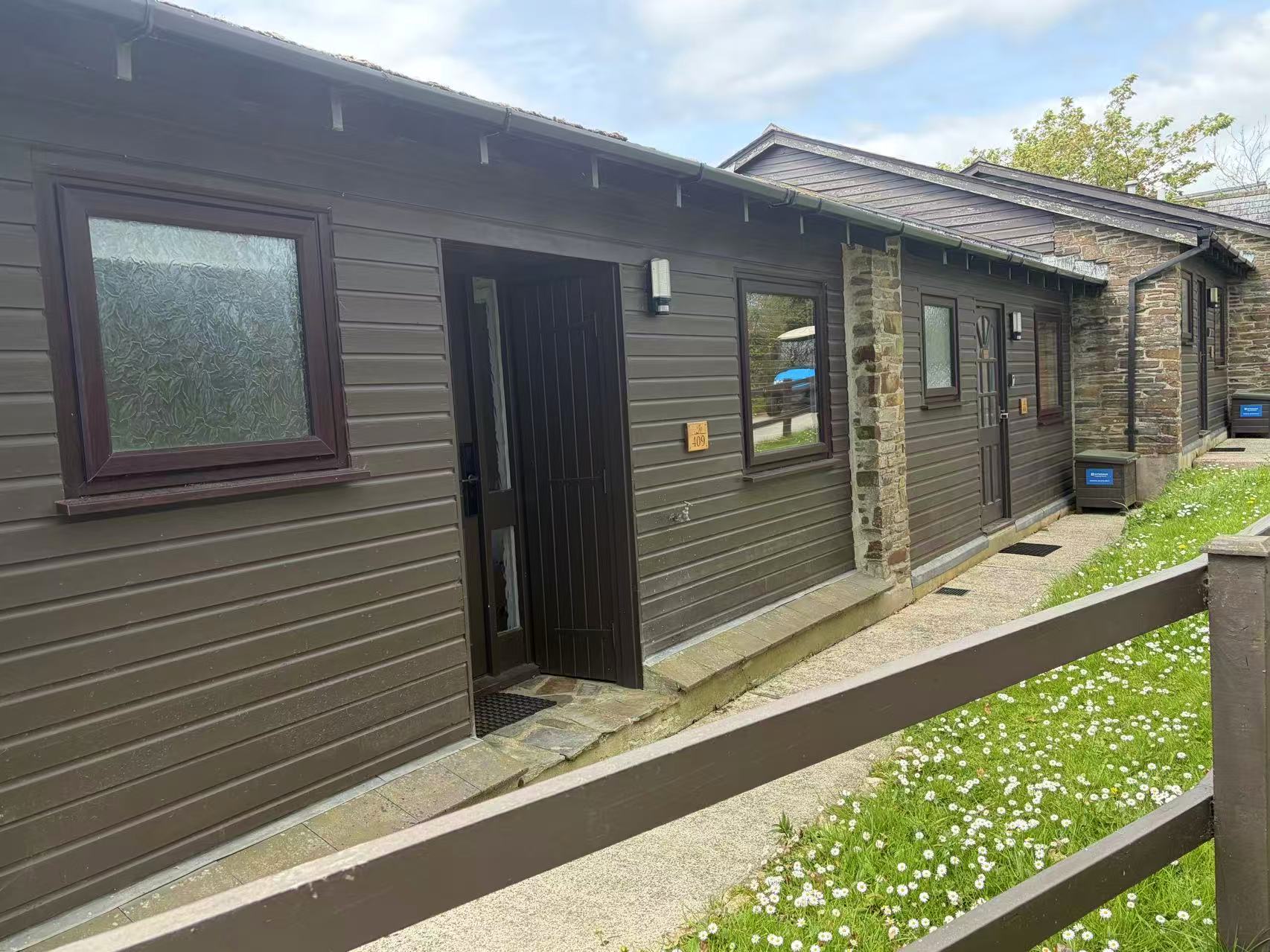 One Bedroom Lodge with Patio 1