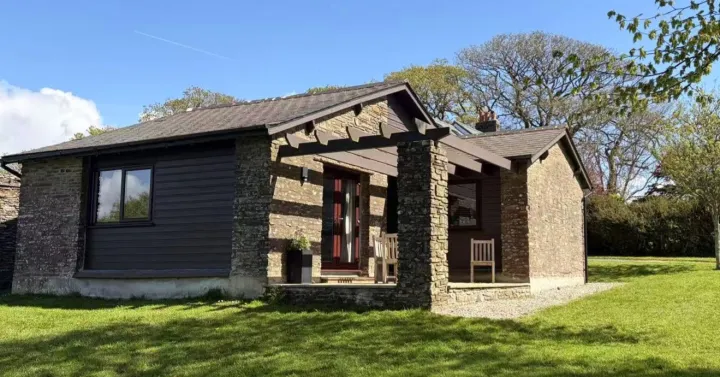 Trenython Manor ResortTwo bedroom Lodge with Patio10