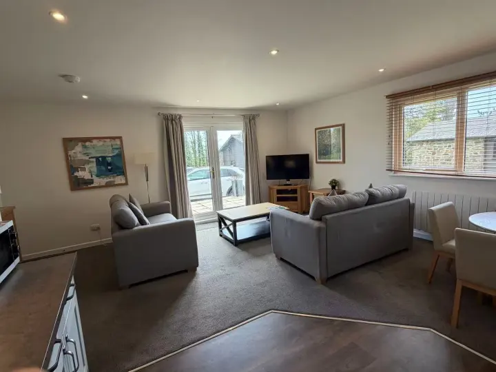 One Bedroom Lodge with Patio 2