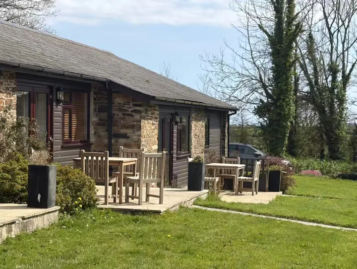 Trenython Manor ResortOne Bedroom Lodge with Patio9