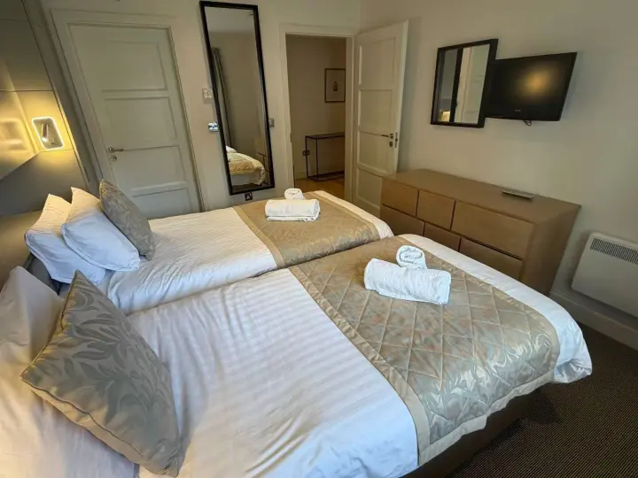 Two-Bedroom Lodge Terrace 7