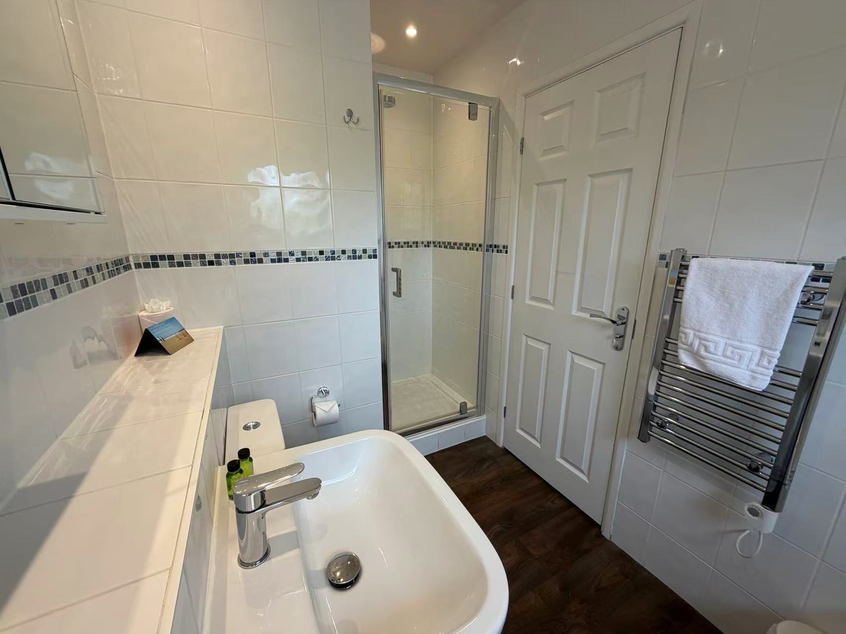 One Bedroom Lodge with Patio 8