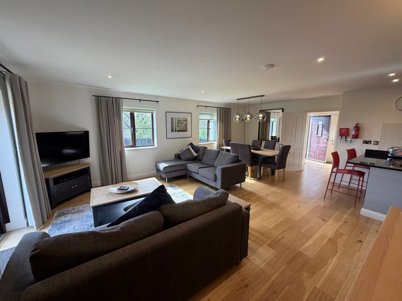Two Bedroom Lodge with Sea View 8