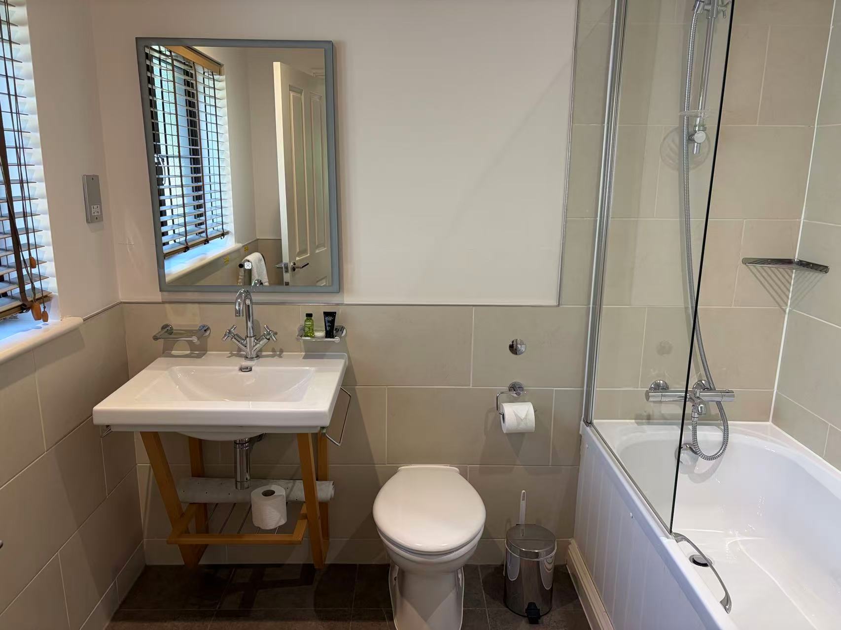 Two Bedroom Lodge with Sea View 5