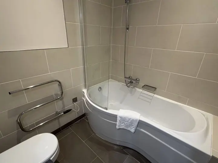 Two-Bedroom Lodge Terrace 9