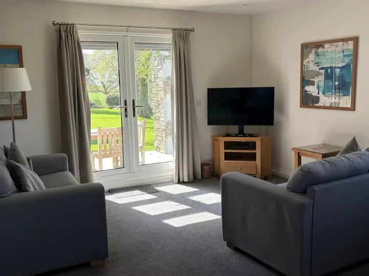 Two bedroom Lodge with Patio 5