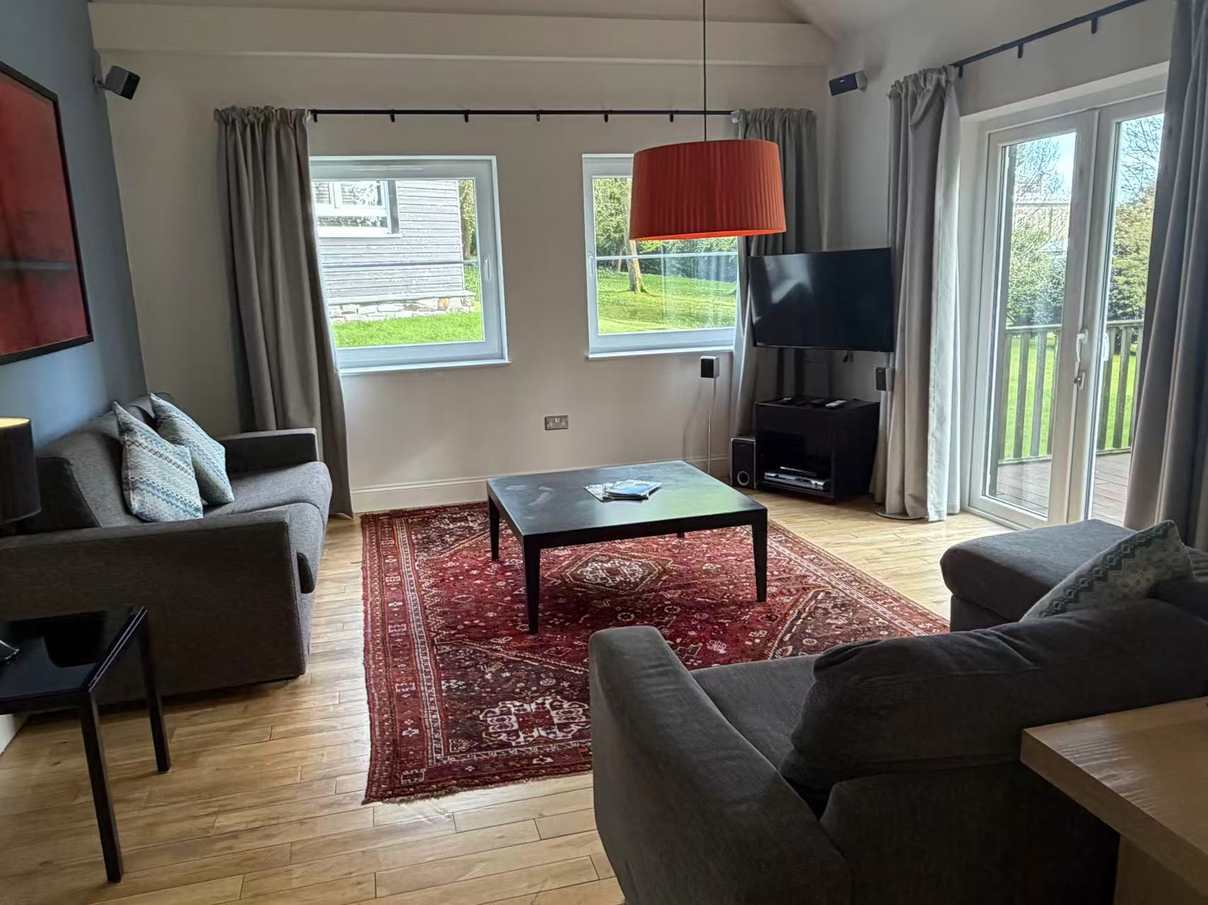 Two-Bedroom Lodge Terrace 5