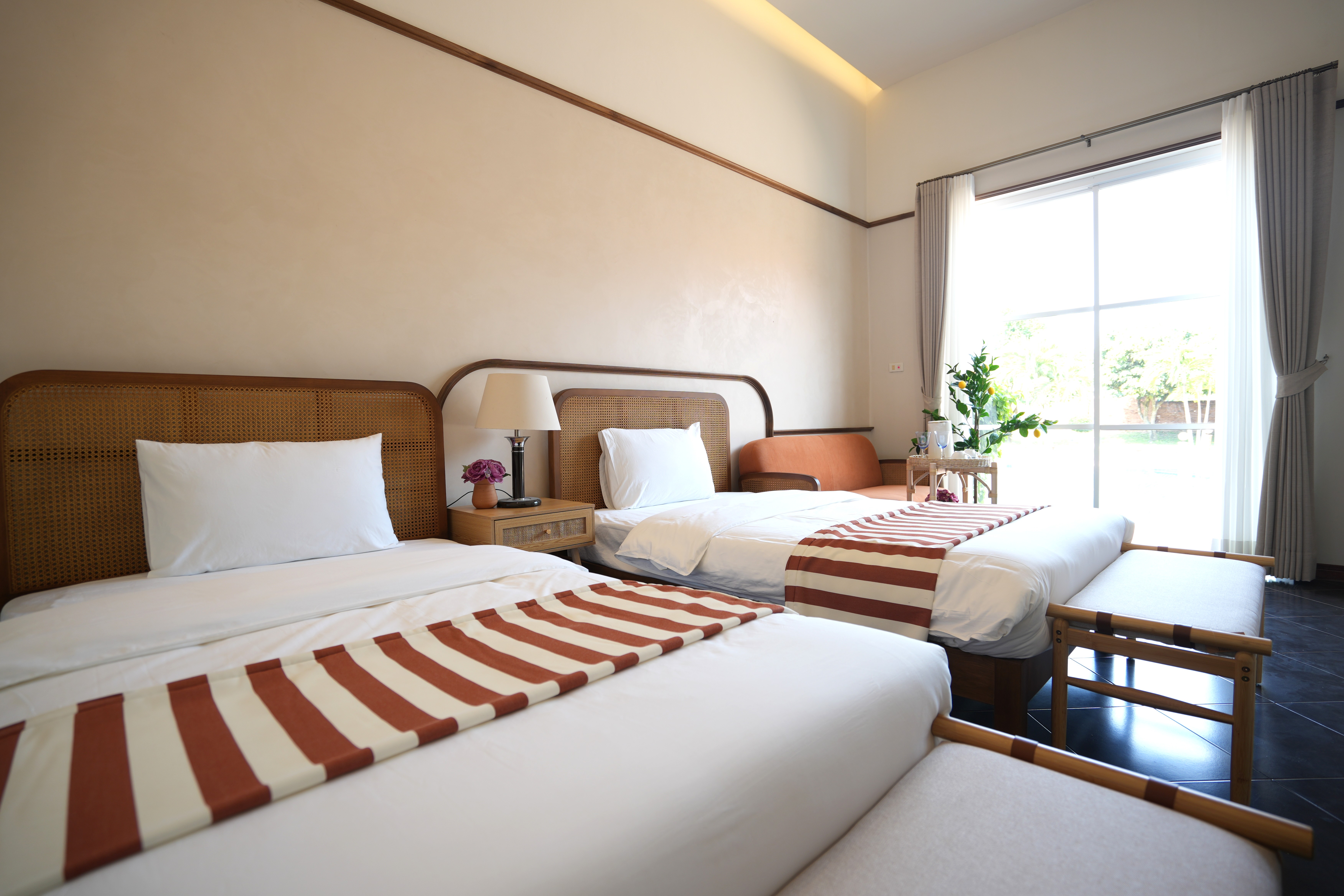 Twin Room with Pool View 7