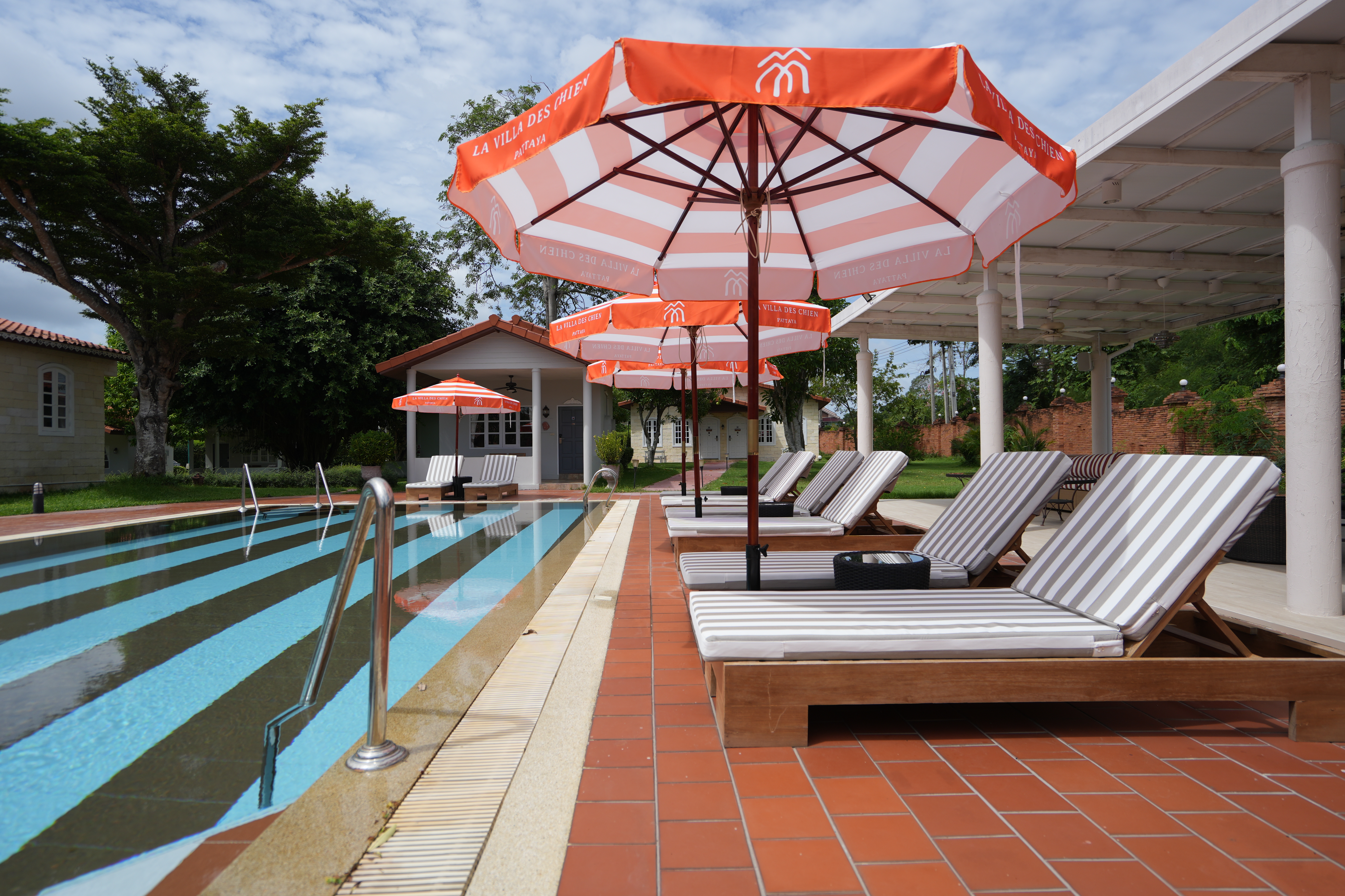 Double Room with Pool View 26
