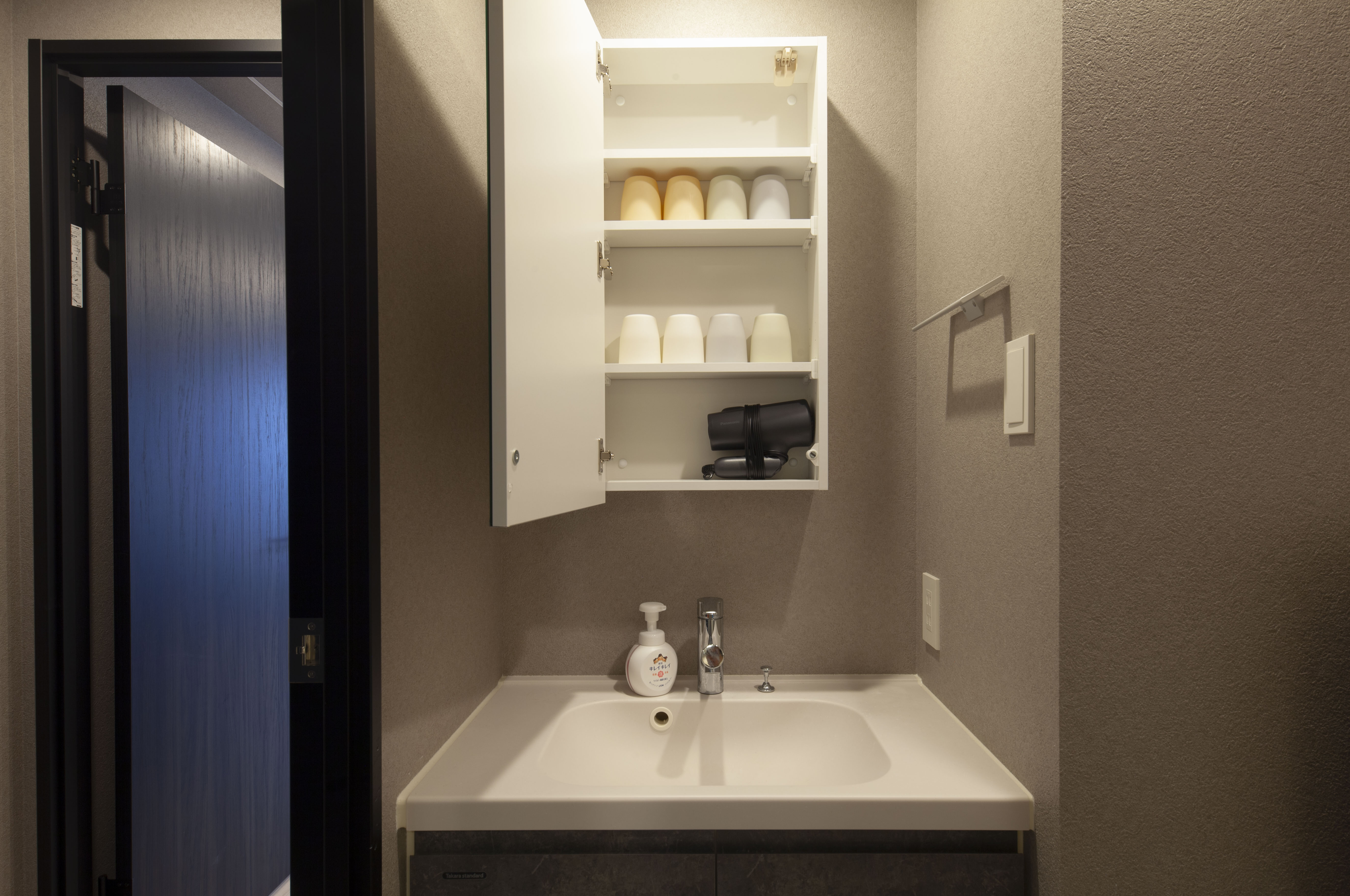 Spacious Japanese-Modern Three-Bedroom Suite (TypeE) 12