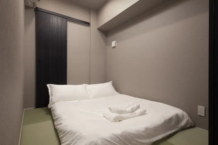 Spacious Japanese-Modern Three-Bedroom Suite (TypeE) 3