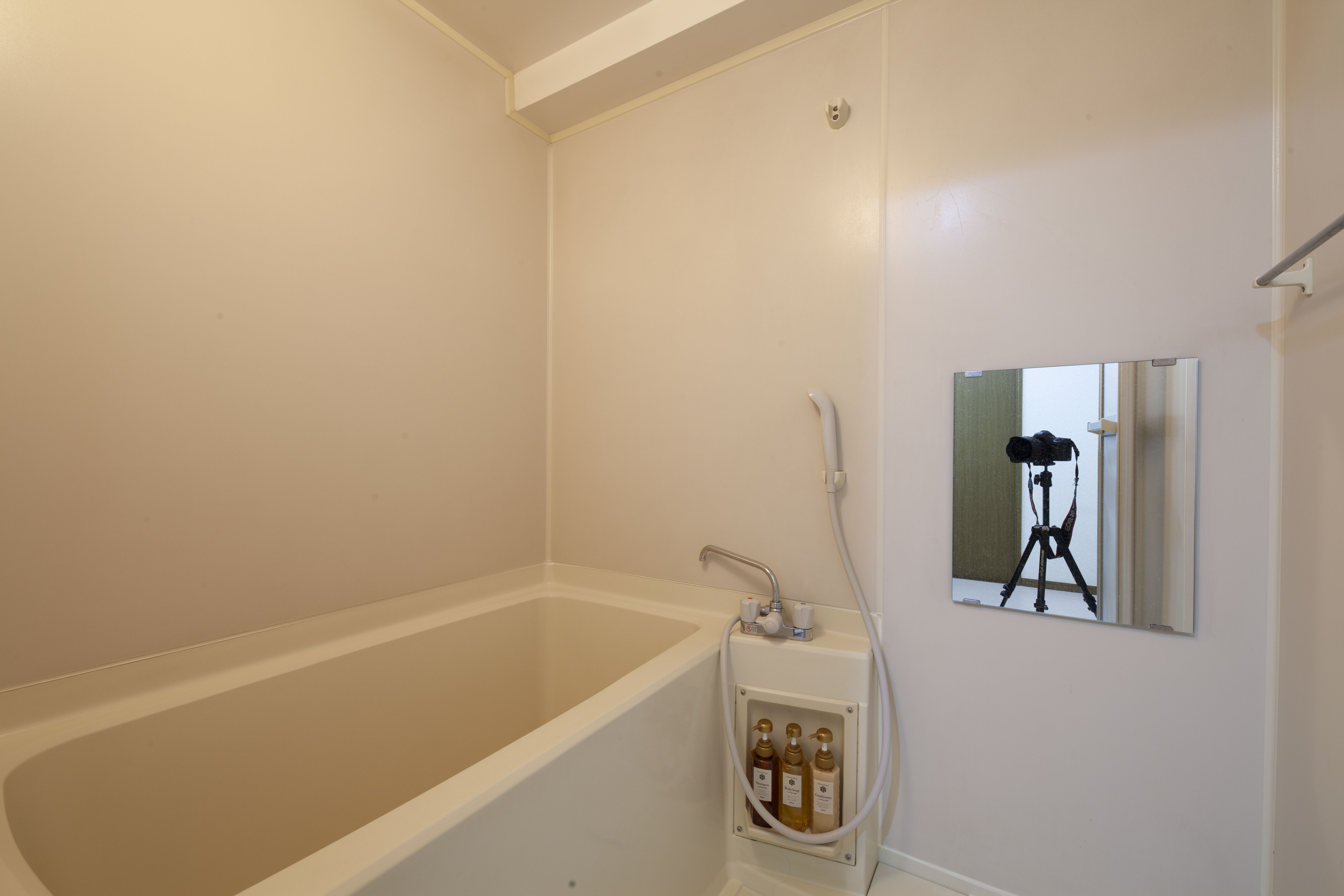 (601) Spacious Double Room for 2–4 Guests 17