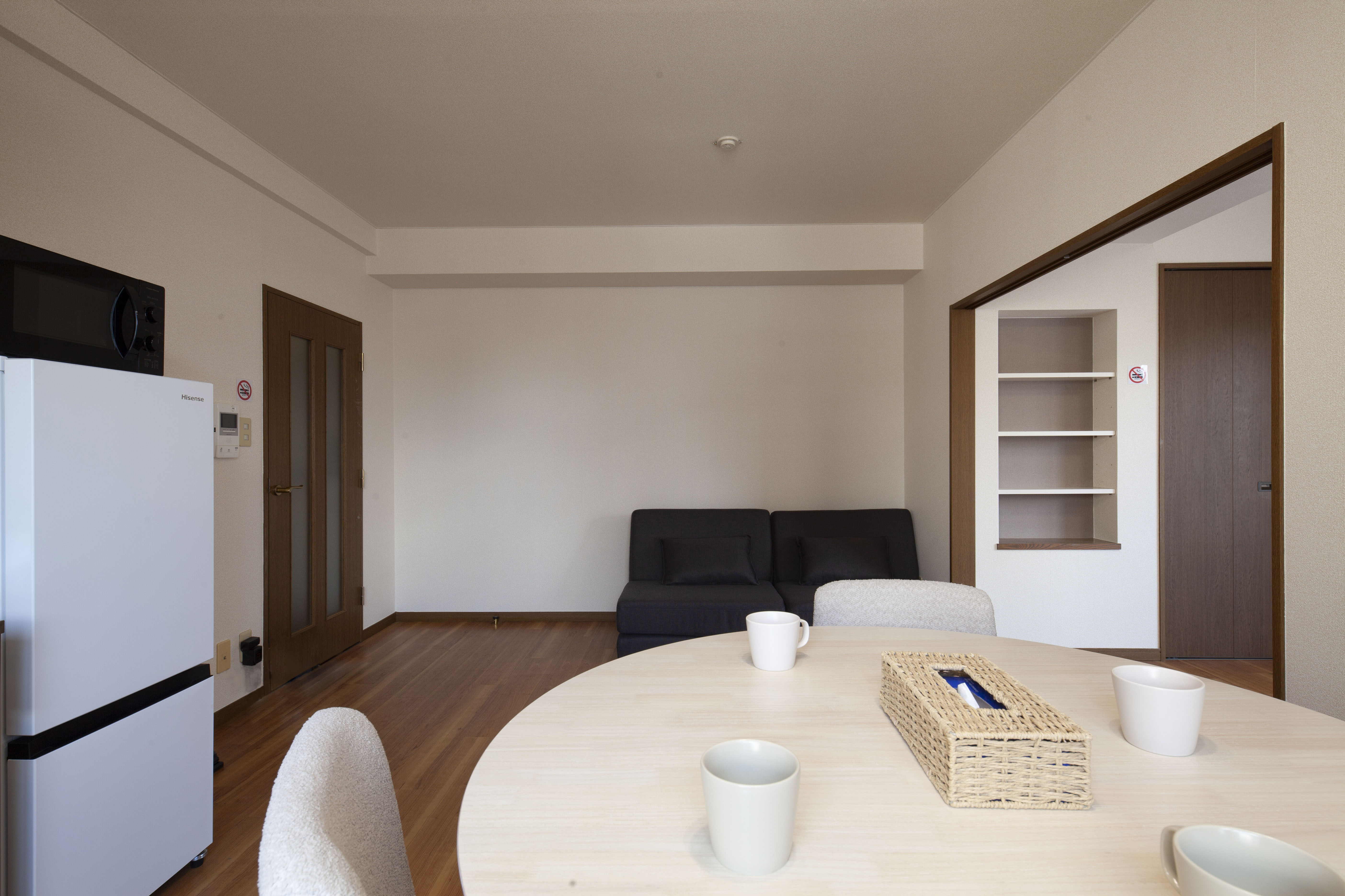 (601) Spacious Double Room for 2–4 Guests 4
