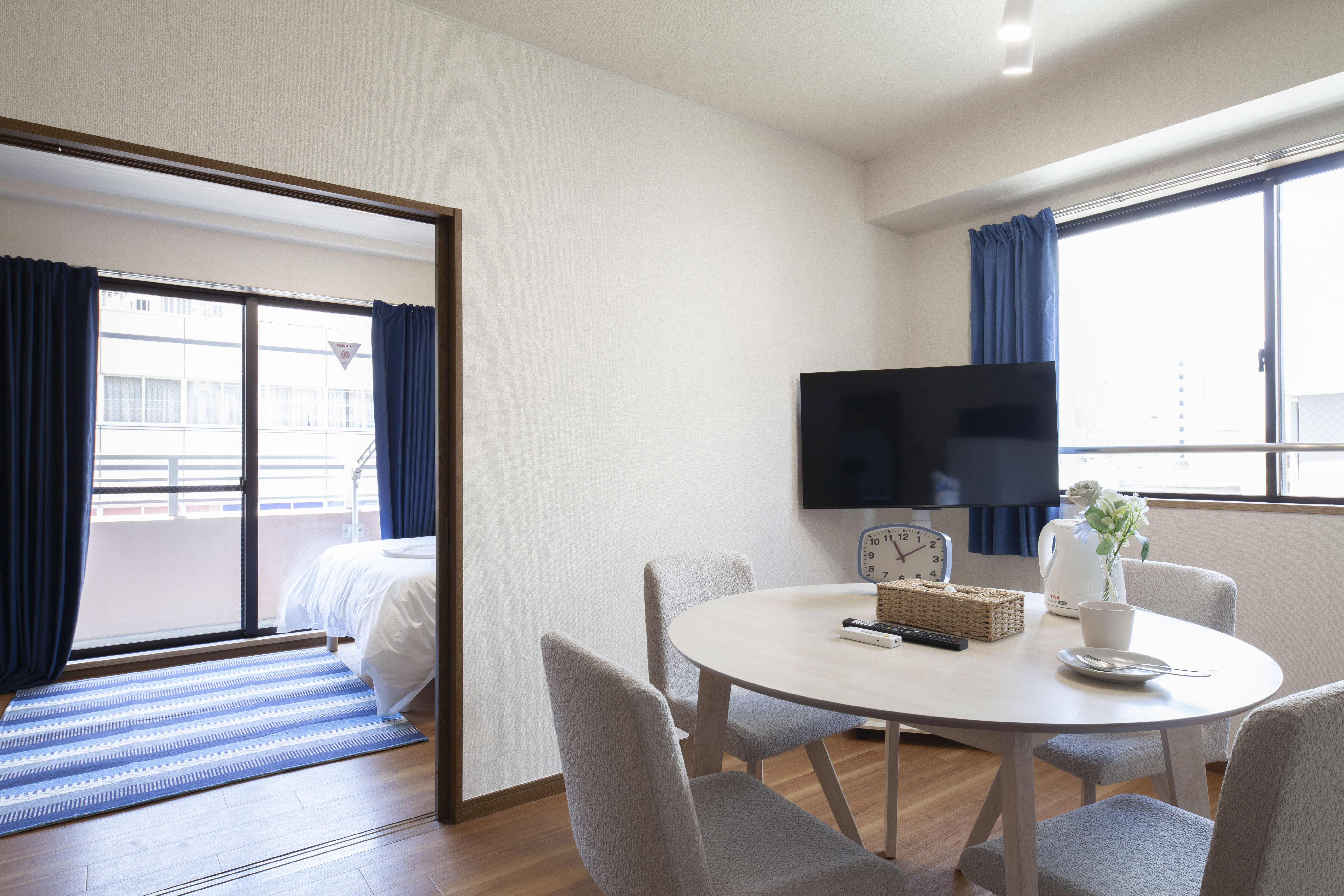 (601) Spacious Double Room for 2–4 Guests 9