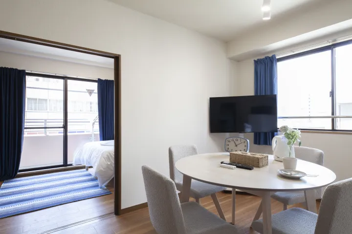 (601) Spacious Double Room for 2–4 Guests 9