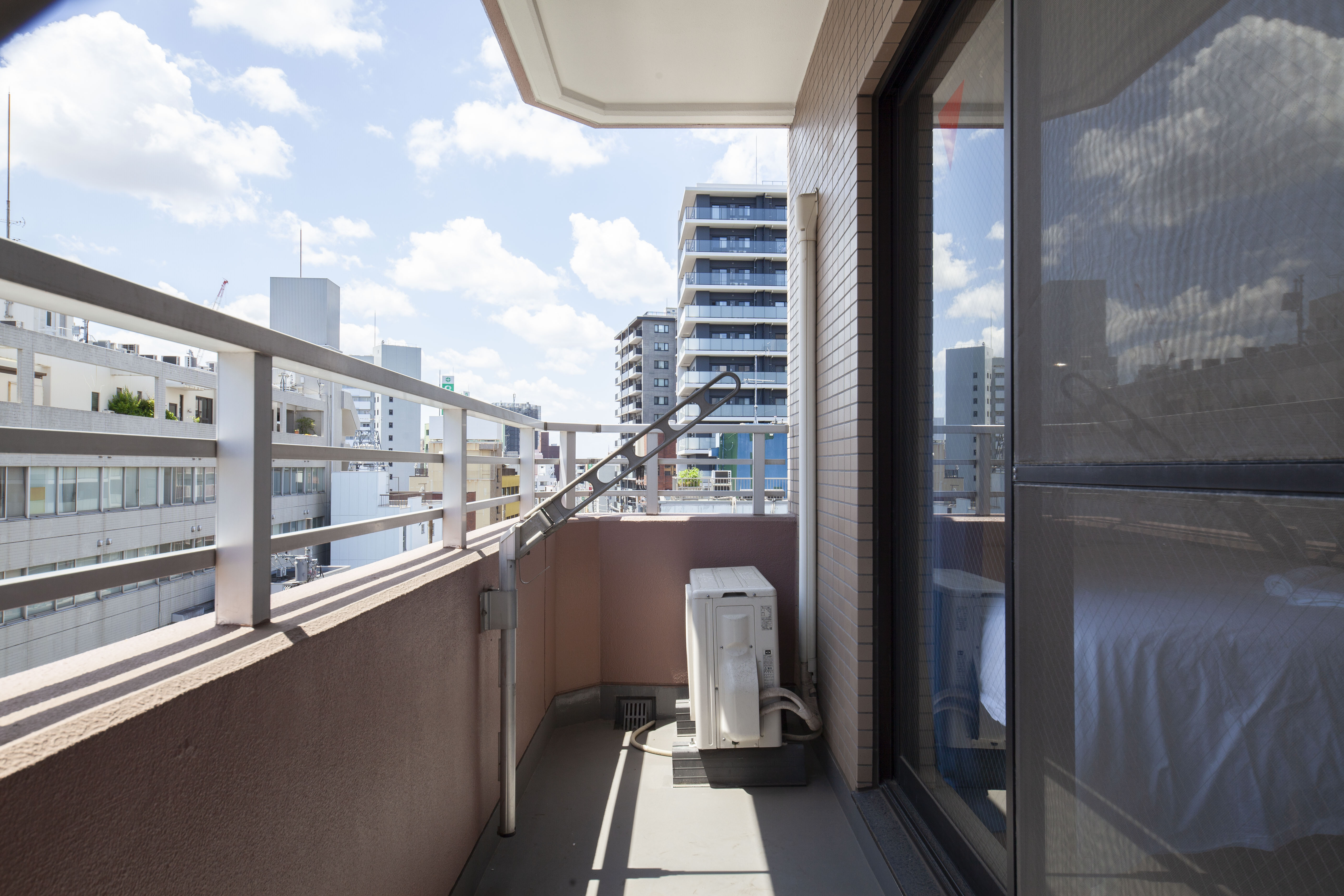 (601) Spacious Double Room for 2–4 Guests 5