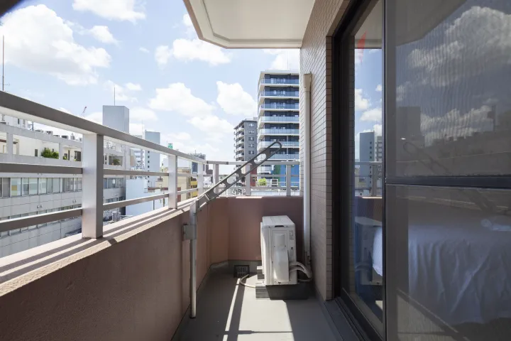 (601) Spacious Double Room for 2–4 Guests 5