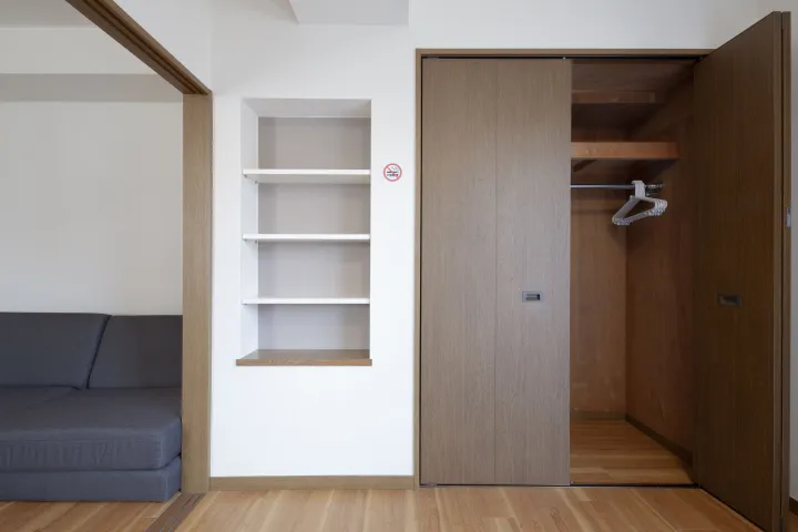 (601) Spacious Double Room for 2–4 Guests 11