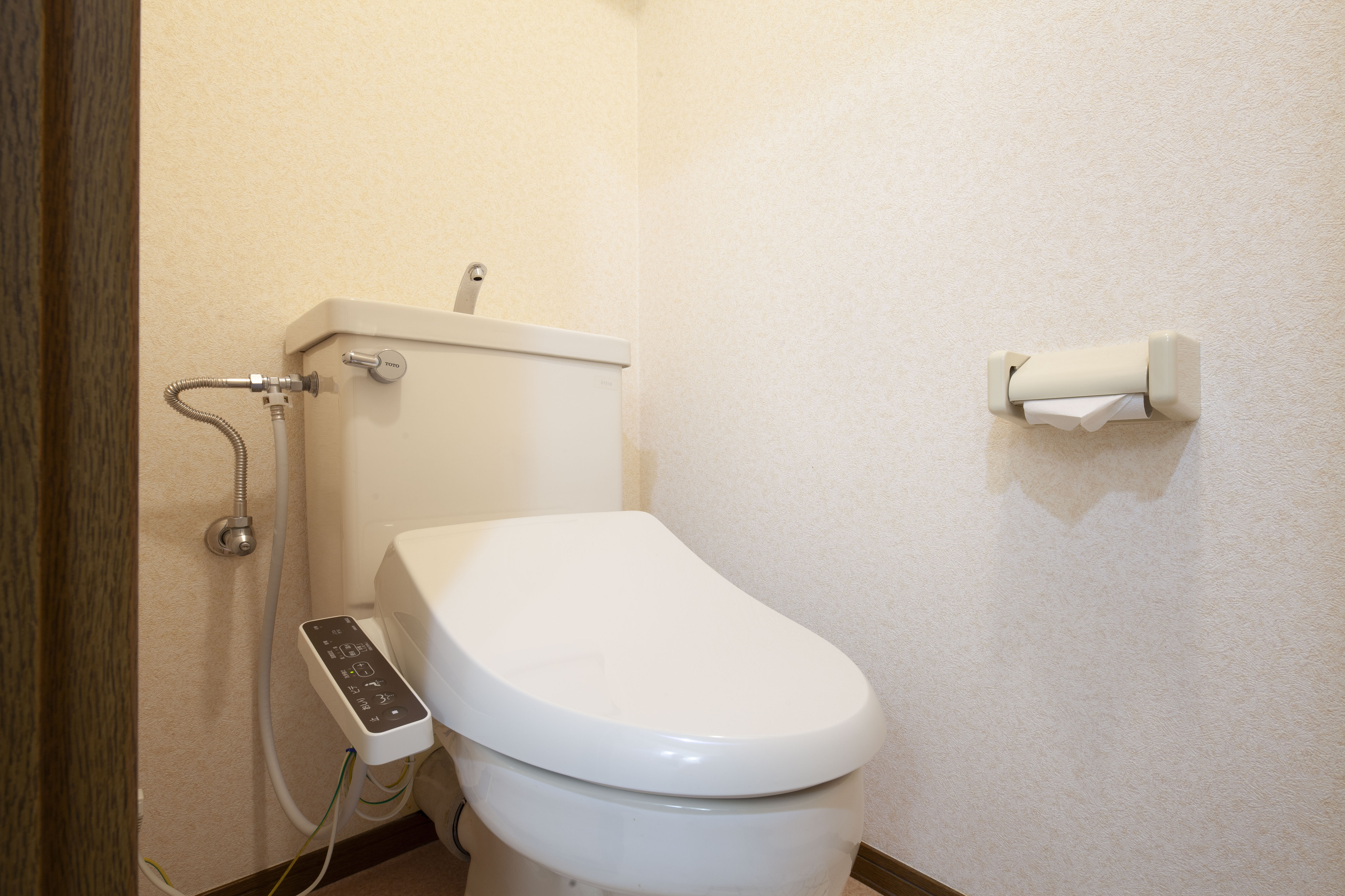 (601) Spacious Double Room for 2–4 Guests 16