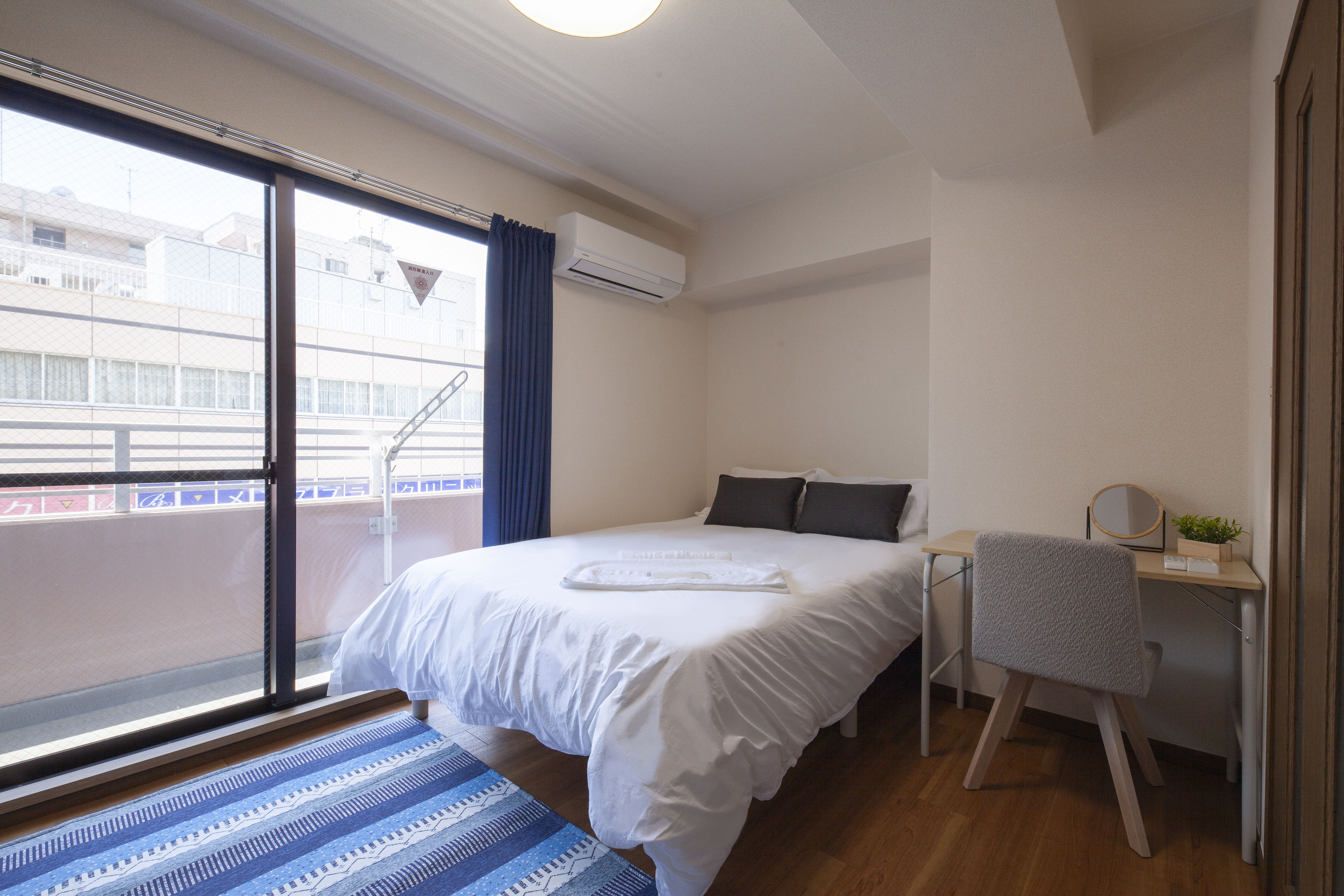 (601) Spacious Double Room for 2–4 Guests 2