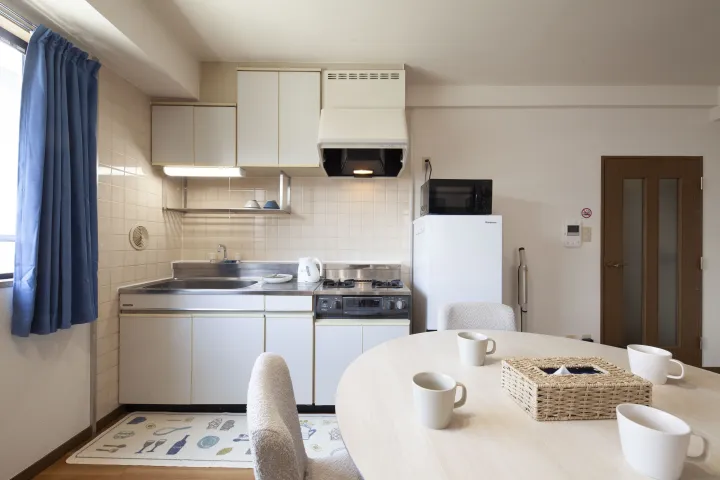 (601) Spacious Double Room for 2–4 Guests 8