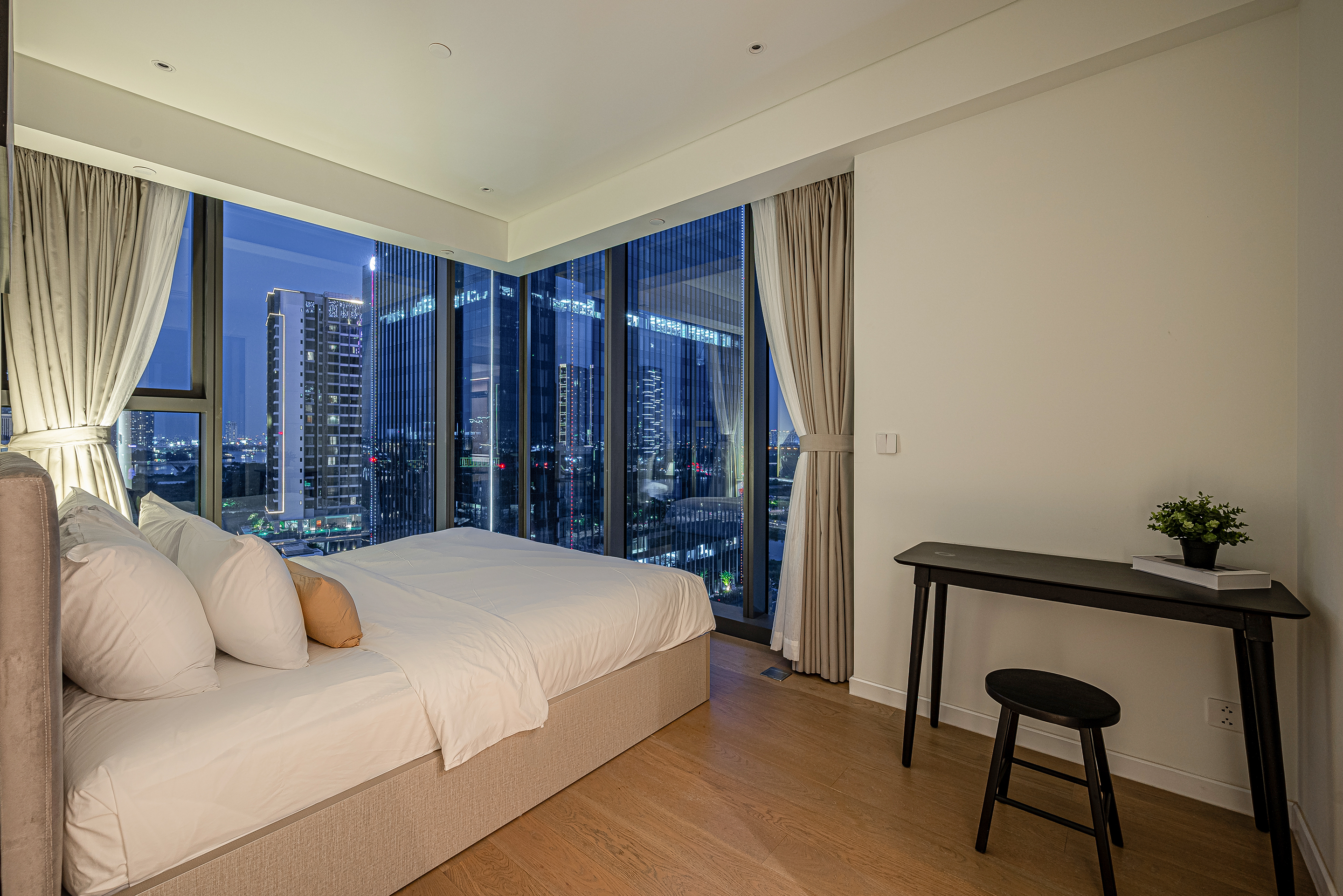 Opera 2 Bedroom Corner 1