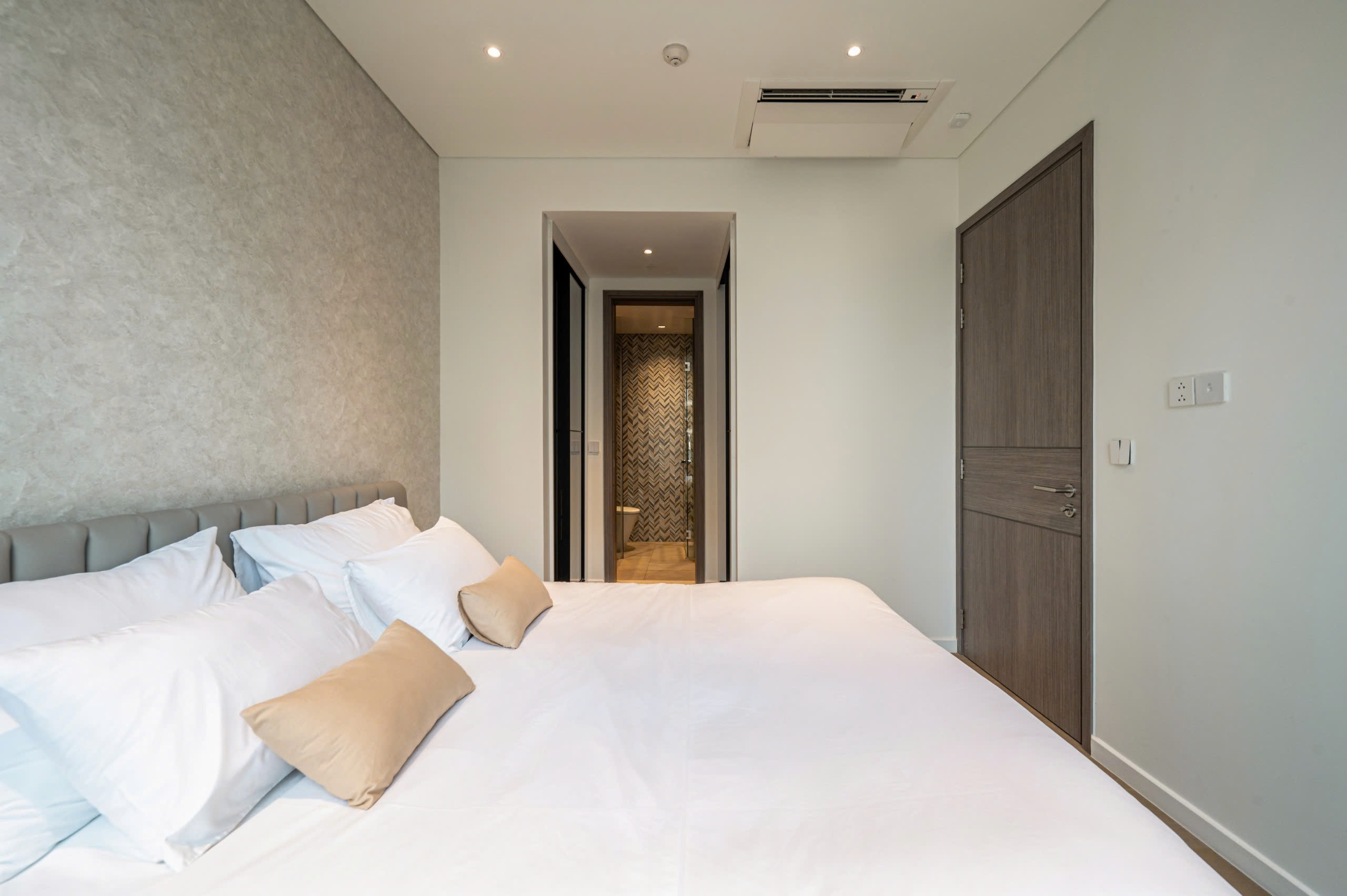 Opera 1 Bedroom 12