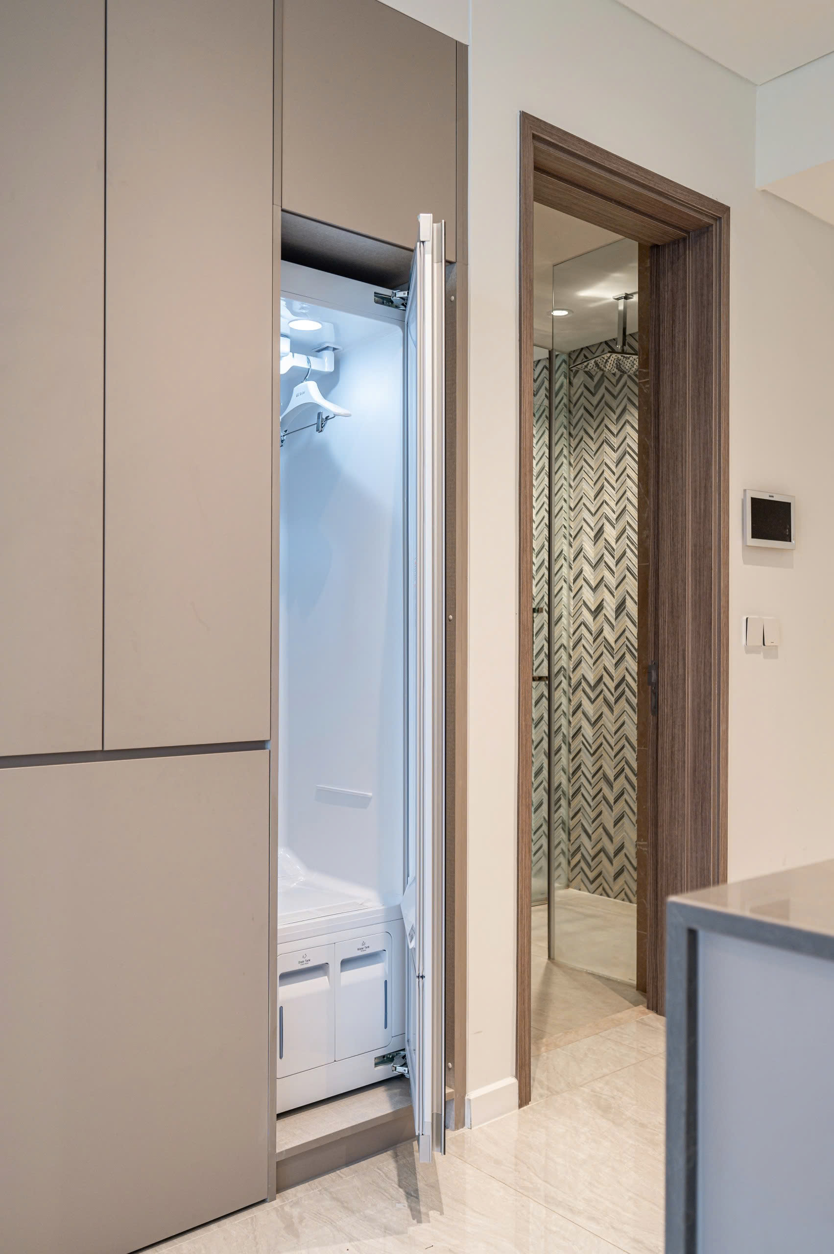 Opera 1 Bedroom 8