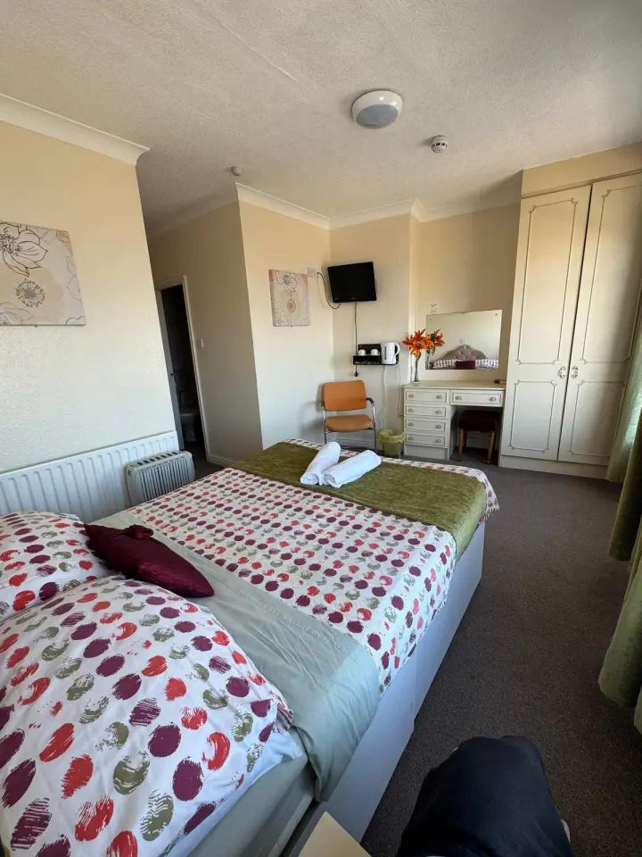 Double Room with Private Bathroom-2