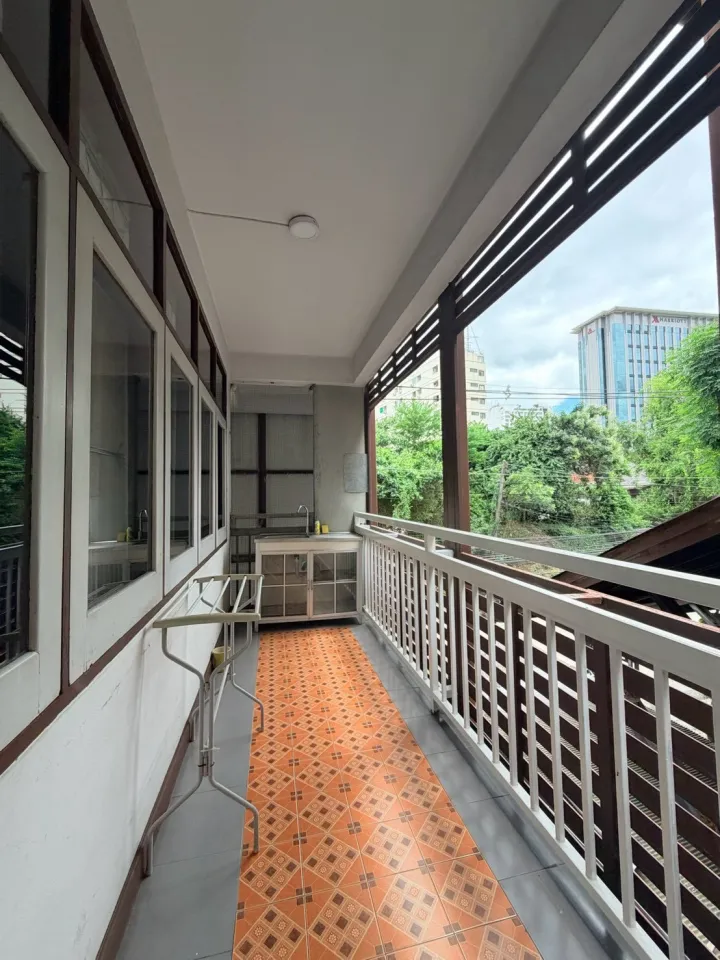 Queen Room with Balcony-6